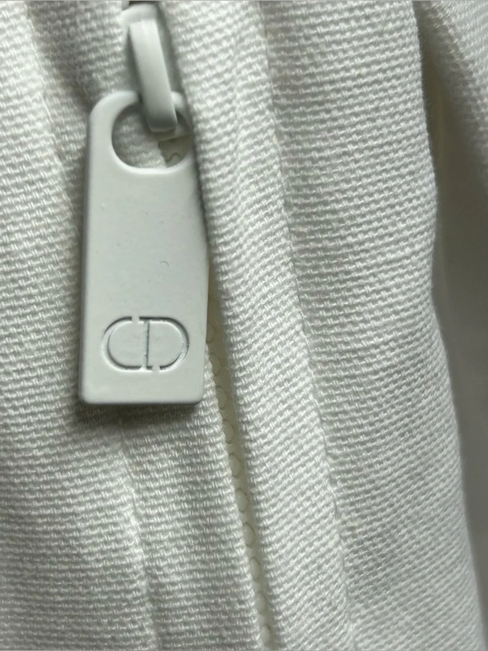 Authentic DIOR Garment / Hanging Bag in White Canvas